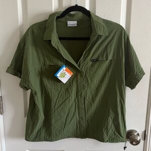 Women's Cropped Columbia NWT green size M medium button down short sleeve shirt